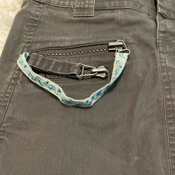 Gorgeous Diesel streetwear style skirt with side slits - Picture 2 of 9